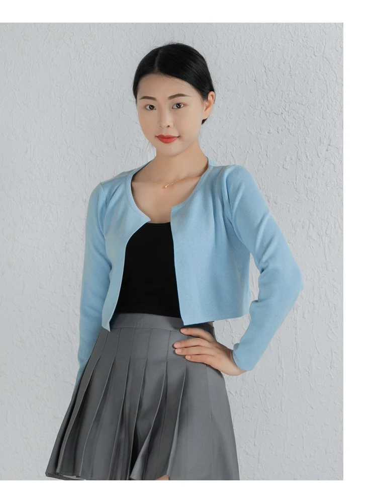 Blouses Black Cropped Knitted Sweater Korean Fashion Cardigan Female Women's Coat Spring 2025 Clothing Long Sleeve Top Jersey