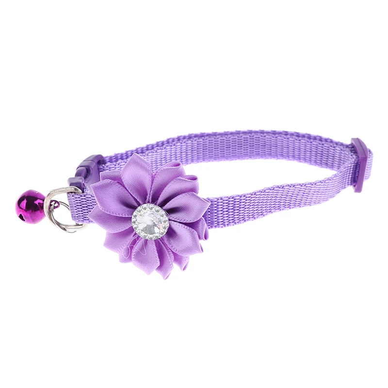 Purple Аксессуары для кошек ошейник для домашних животных Колокольчик цветок регулируемая легко носить Пряжка ошейник для собак колокольчики прекрасный цветок кошка ожерелье товары для домашних животных - Цвет: Purple