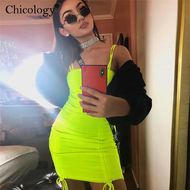 Chicology неоновое тонкие на бретельках лямках облегающее обтяжку мини-платье женское без рукавов летнее летний лето осень осеннее Сексуальные вечерние Клубные повседневное женская одежда