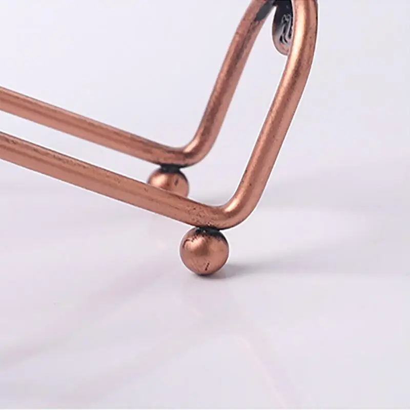 Storage Display Wine Rack Hotel Decorative Party European Style KTV Table Ornaments Wrought Iron Fort Shape Desktop Stand Bar