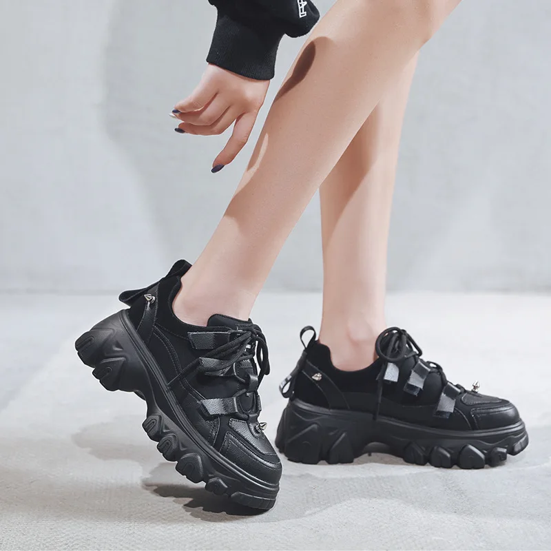 Брендовые женские черные модные туфли на плоской подошве; весенние воздухопроницаемые кроссовки; женская повседневная обувь на плоской платформе со шнуровкой; B456