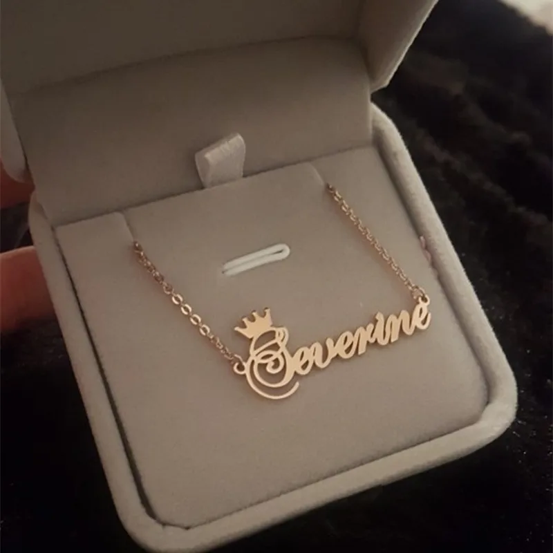 Handgemachte Schmuck Personalisierte Crown Name Halskette Edelstahl Angepasst Buchstaben Initialen Typenschild Anhänger Schwester Schmuck