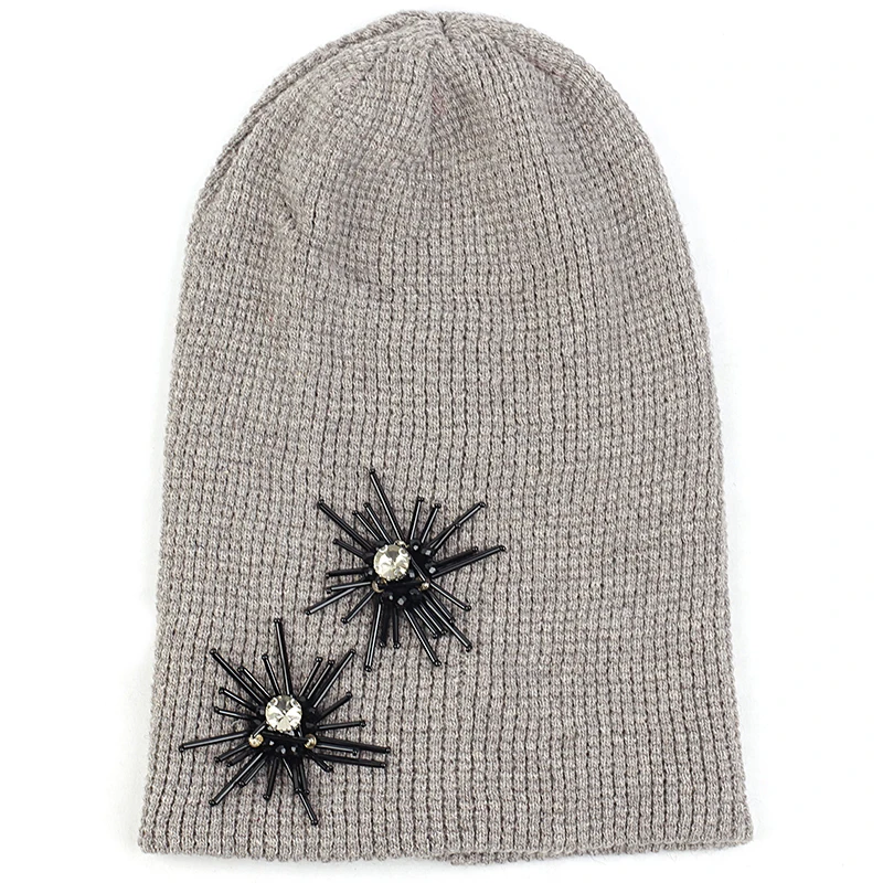 black khaki Geebro Adult Cashmere Glitter Rhinestone Beanie Hat With Tassel Sequins Floral Accessories Autumn Winter Warm Cuff Beanies Cap - Цвет: black khaki