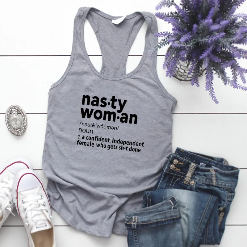 С надписью "Nasty woman" безрукавки Для женщин сексуальный одежды: жилетка без рукавов с принтом в виде надписей принтовые тройники с глубоким вырезом и открытыми плечами Топы вечерние рубашка дропшиппинг