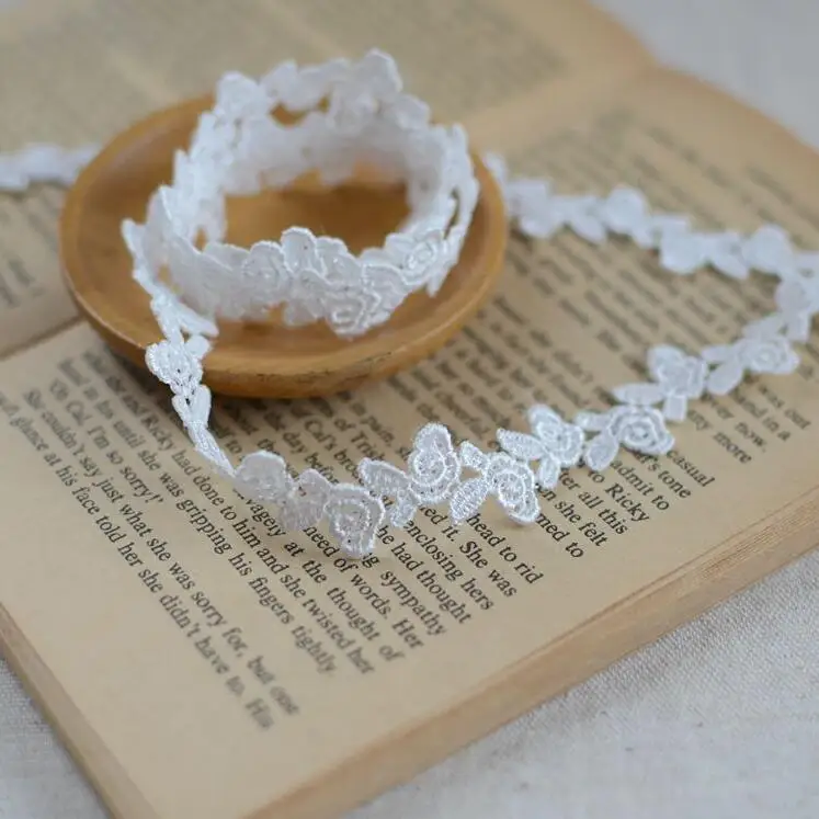 Pretty Water Soluble Flower Lace Trims DIY Sewing Garment Accessories Lace Ribbon 5 Yards 1.4cm, lace ribbon,lace garment accessories,lace sewing supplies,lace accessories,lace sewing accessories,clothing craft accessories