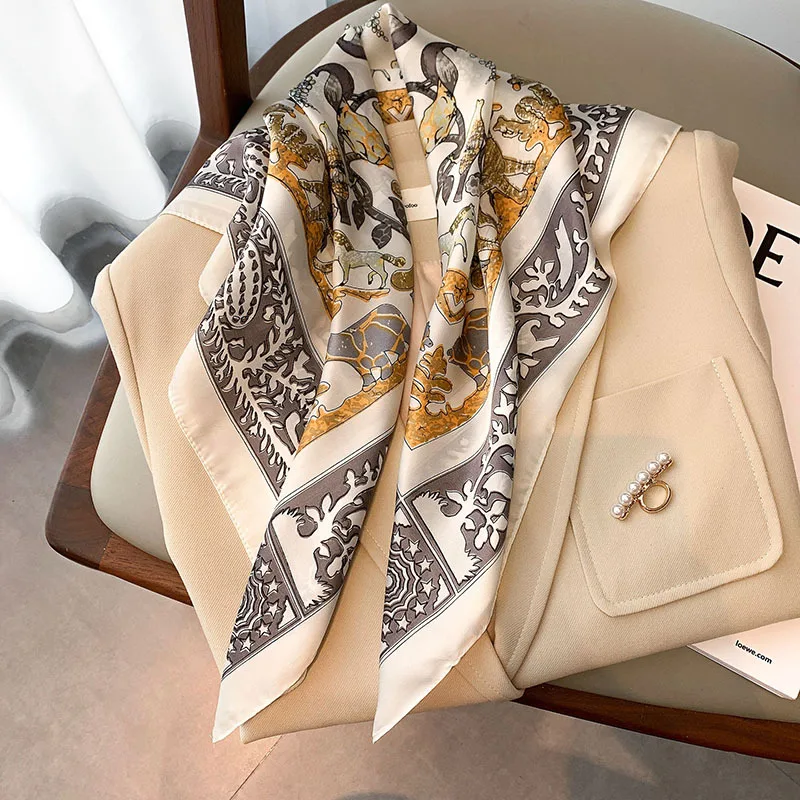 

2021 Ethnic Style Silk Scarves Autumn New Print Square Towel Female Popular Dustproof Kerchief Fashion 70X70CM Sunscreen Shawls