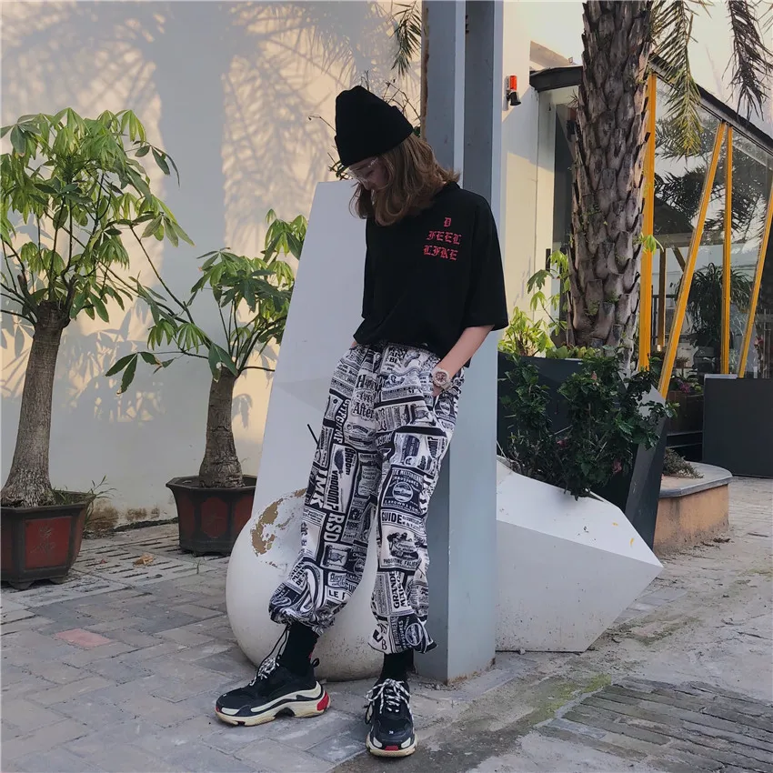

HOUZHOU Summer Korean Style Vintage Sweatpants Women Newspaper Print Trousers Women Joggers Harajuku Pants for Women Streetwear