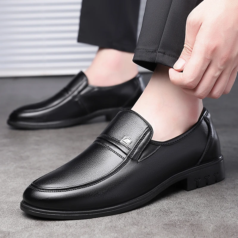 

Classic Men Leather Shoes For Father Business Style Men Slip-On Shoes Soft Comfortable All Seasons Men Casual Shoes 5588