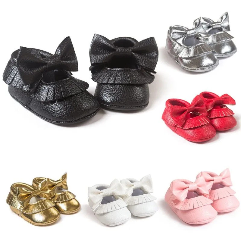 Bebe мокасины для новорожденных детей для маленьких детей с бахромой из искусственной кожи, сезон лето обувь с бантами, на мягкой подошве, детская кроватка, туфли, ползунки 13