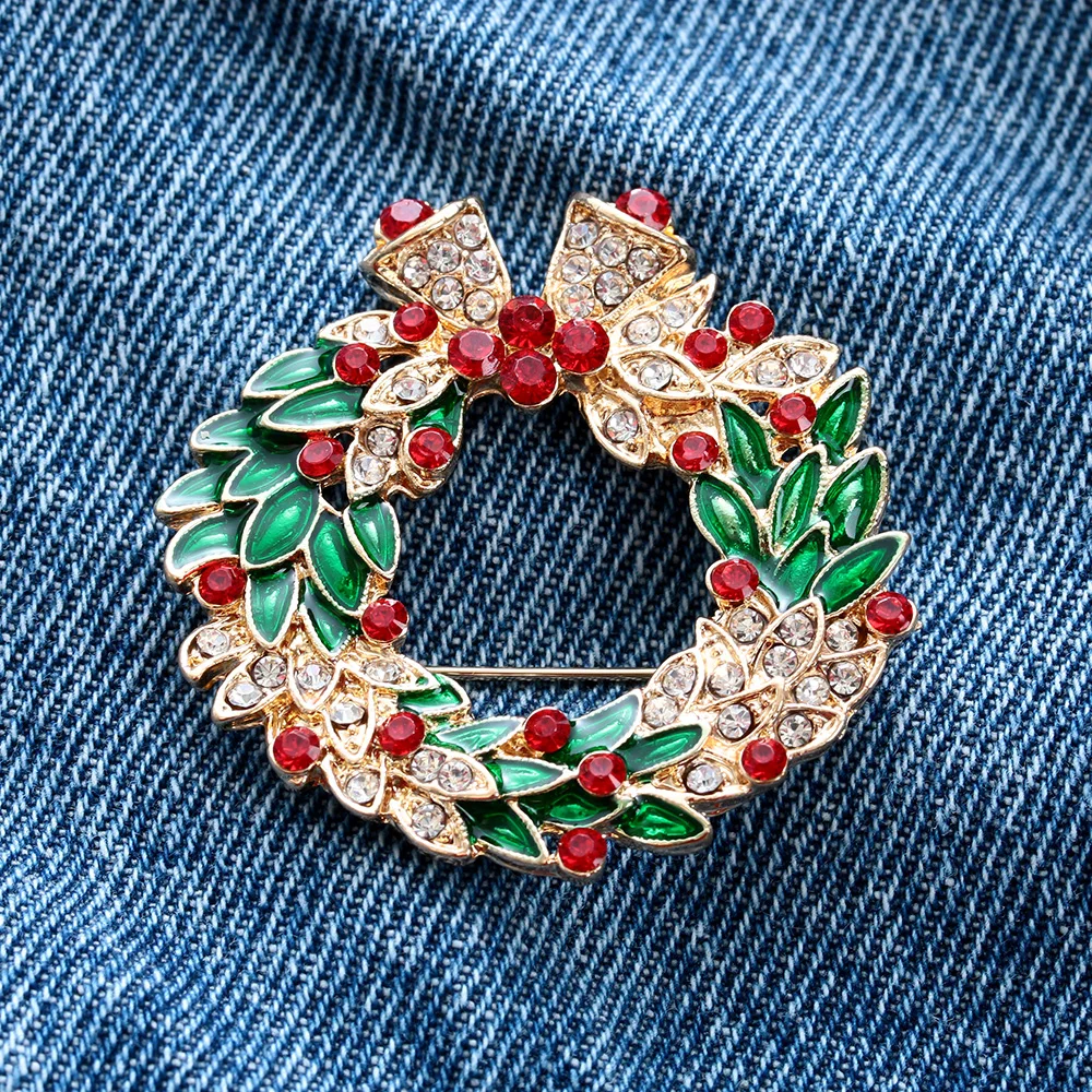 New Year Merry Christmas Brooches Pins Cute Santa Claus Hat gloves Bells Socks Donuts Candy Enamel Pin Badges Brooch