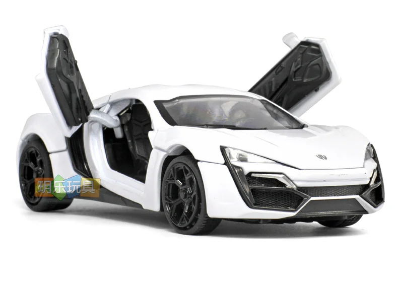 Jianyuan 1:32 спортивный автомобиль звук и свет Воин сплава Модель автомобиля игрушка детская игрушка 32013 в коробке