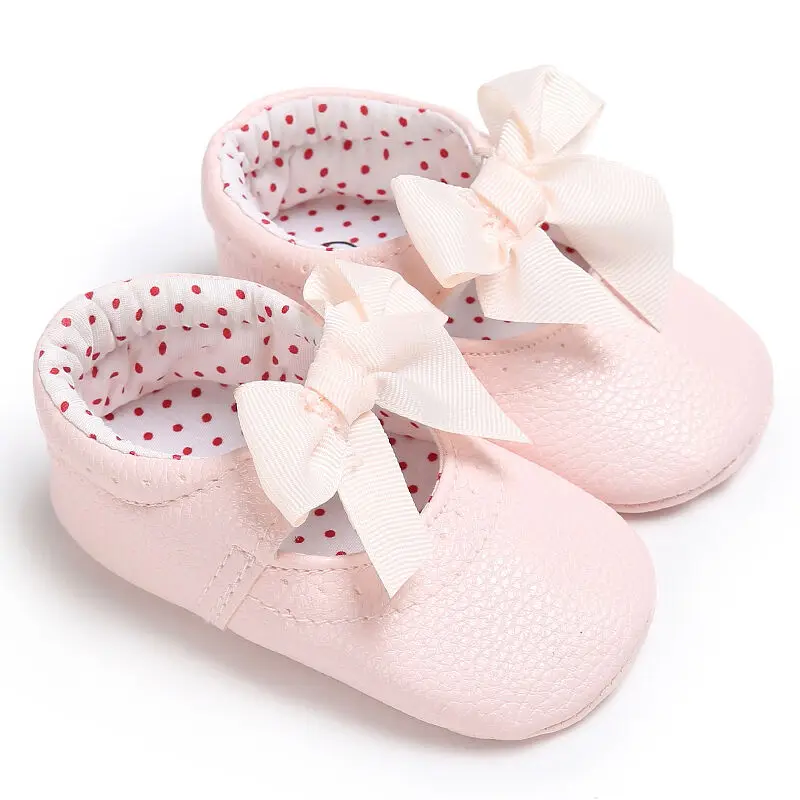 Милая обувь принцессы для маленьких девочек с мягкой подошвой из искусственной кожи для маленьких мальчиков и девочек с бантом; обувь для детей 0-18 месяцев - Цвет: Розовый