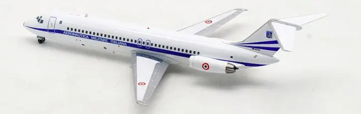 Inflight AERONAUTICA MILITARE ITALIANA MCDONNELL DOUGLAS DC-9-32 1/200 литье под давлением модель самолета