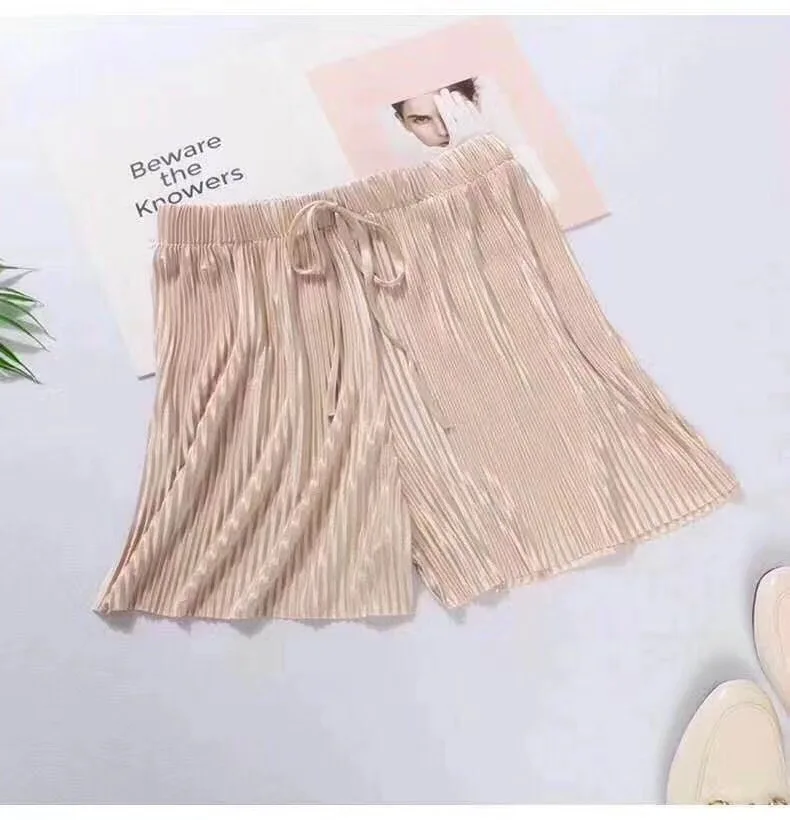 Summer women's ice silk pleated chiffon wide-leg shorts Casual Elastic High Waist Shorts Boho Beach Trousers girls Short - Цвет: Бежевый