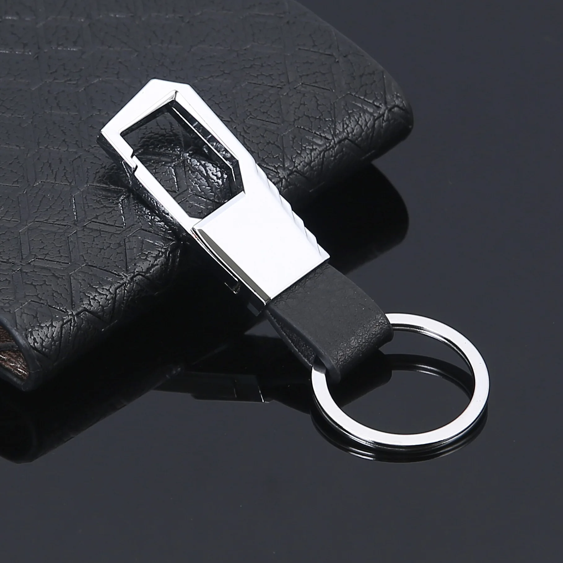 Творчество Натуральная кожа Мужская цепочка для ключей индивидуальный Логотип Прохладный брелок небольшие подарки кулон кольцо для ключей из сплава