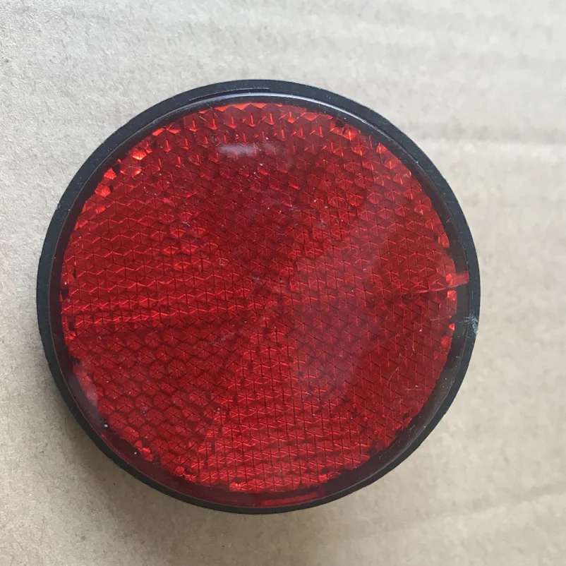 Round-Red-screws-Reflectors