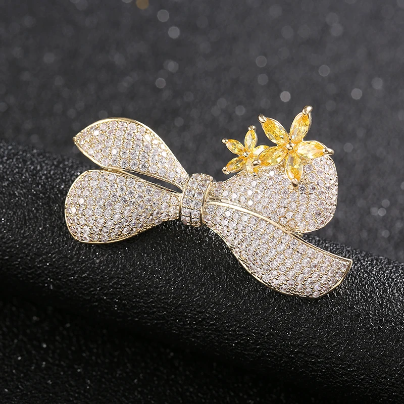 

Luxury White Yellow Zircon Crystal Bowknot Flower Brooches for Women Girl Sweet Rhinestone Brooch Pin Jewelry regalos para mujer