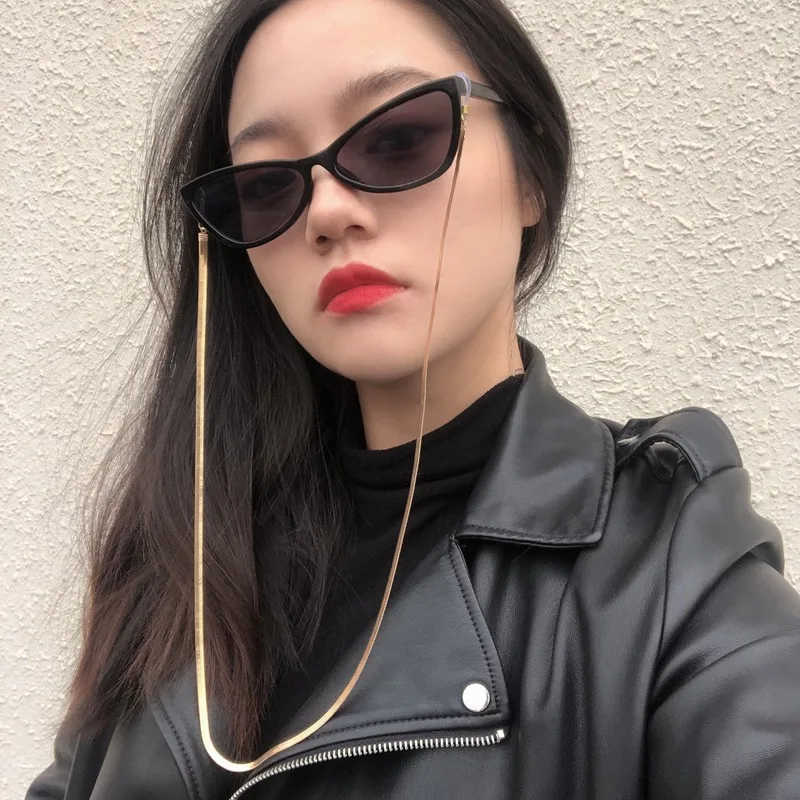 

generous geometric chain deserve to act the role of female simple flat bone snake chain single glasses chain