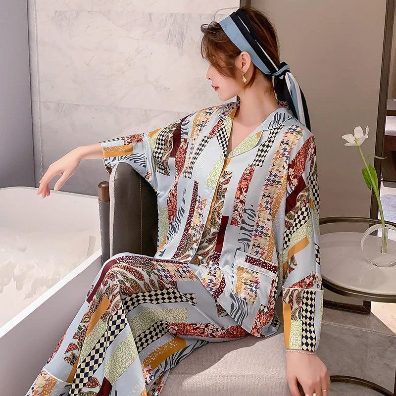 

2021 New Silk Pajamas Women's Spring and Autumn Long Sleeve Printed Lettering Cardigan Set Loose and Comfortable Soft Home Wear