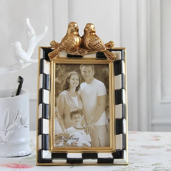 

Love Bird Photo Frame Home Decoration European-style Black And White Classic Checkered Resin Embossed Photo Frame