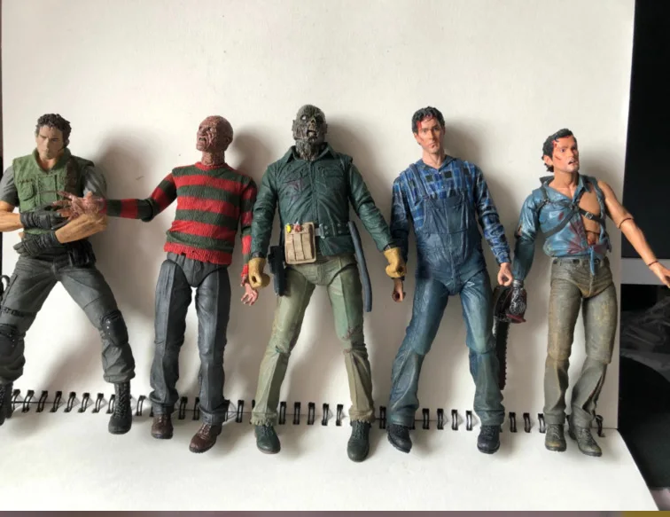 Гаражный набор McFarlane 18 см Фредди Крюгер Эш Против злого мертвой золы строительная