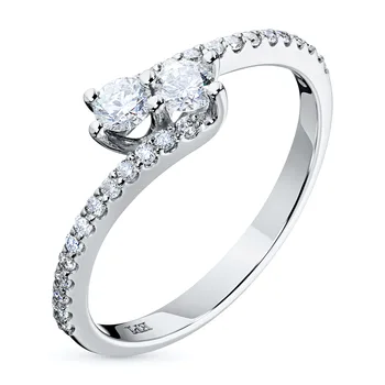 

White gold ring with diamonds
