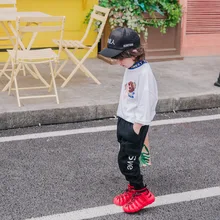 Футболка с длинными рукавами для малышей, топы, футболка с вырезом лодочкой для мальчиков, осенний стиль, корейский стиль, Повседневная весенняя одежда для маленьких детей