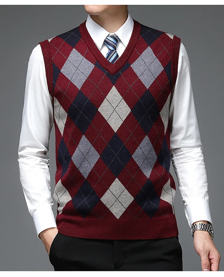 New Autum Fashion Designer Brand Argyle Pullover Diamond Sweater V Neck Knit Vest Men 6% Wool Sleeveless Casual Men Clothing