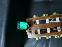 Acouway guitarra ukelele sintonizador violín bajo electrónico diapasón afinador con Clip-En Afinador Cromático 360 grados giran con 5 de modelo