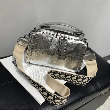 

2020 New Wide shoulder strap Messenger Bag Female High-Quality Soft Leather Rivet Shoulder Bag Boston Handbag Female Bag