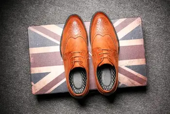 

carved Men lace-up Bullock oxford Genuine Leather pointed toe dress shoes for men Comfortable office outdoor shoes