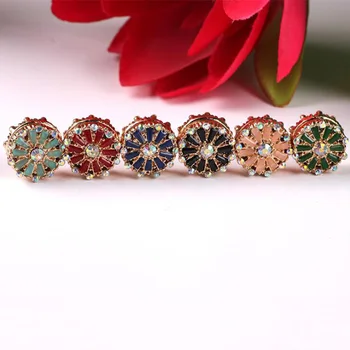 

12pcs/lot Fashion Rhinestones Flower Brooches Pin Scarf Buckle Metal Muslim Headwear Abaya Khimar Magnetic Hijab Scarf Magnet