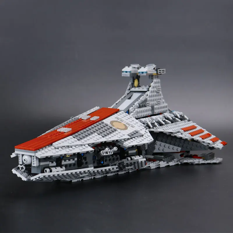 

05042 Compatible With Legoing 8039 Star Venator Set Republic Toy Attack Cruiser Model Wars Building Blocks Bricks Birthday Gifts