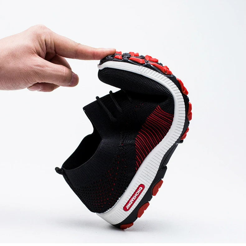 Spring Autumn Breathable Men Shoes Casual Flyknit Loafers Fashion Sneakers Slip-on Mixed Color Men Shoes Low-cut Outdoor Shoes