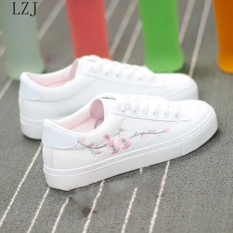 ladies canvas sneakers