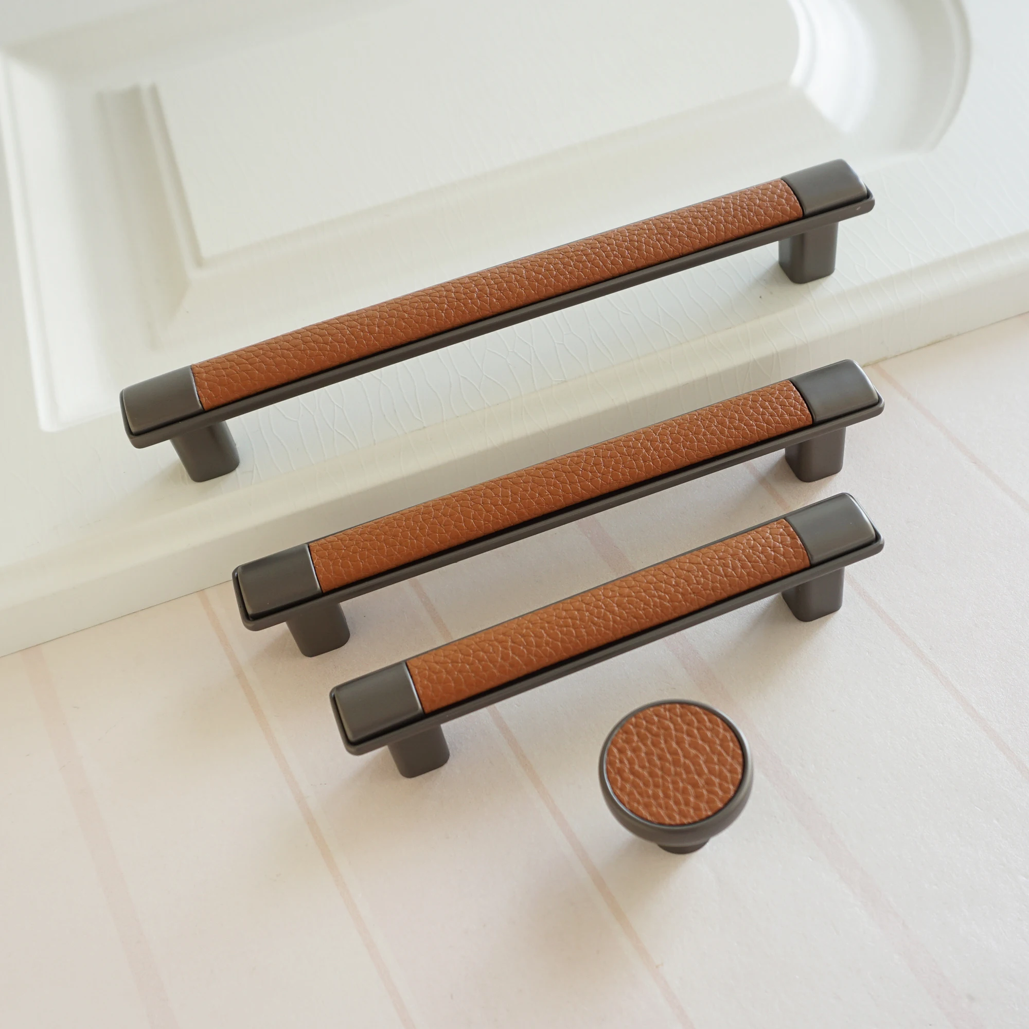 

3.75" 5" 6.3" Round Drawer Handle Brown Leather Door Pull Handles Dark Grey Zinc Alloy Closet Wardrobe Knobs 96 128 160mm