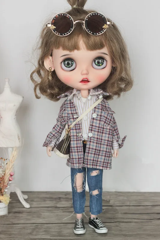 Можно носить в кукольной одежде Blythes ob24 размер blythes свободную полоску клетку и с