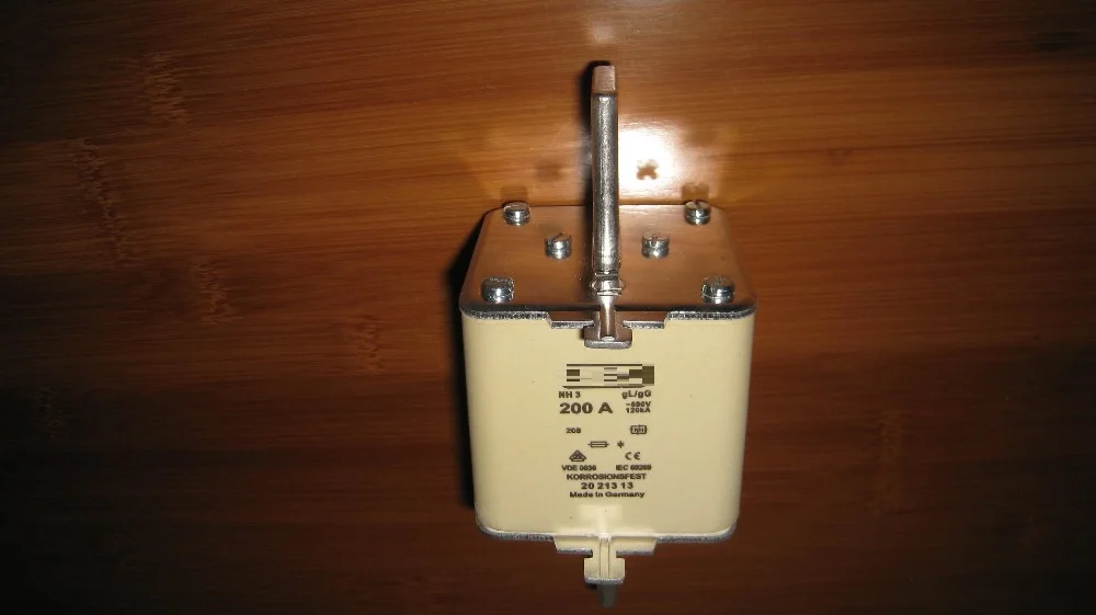 Предохранитель 2021313 200 202 13 200A 690V NH3 gL/gG | Электроника