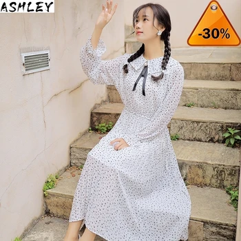 

Spring New 2020 Arrival Literary Cotton V-neck Shivering Embroidered Half Sleeve Blouse