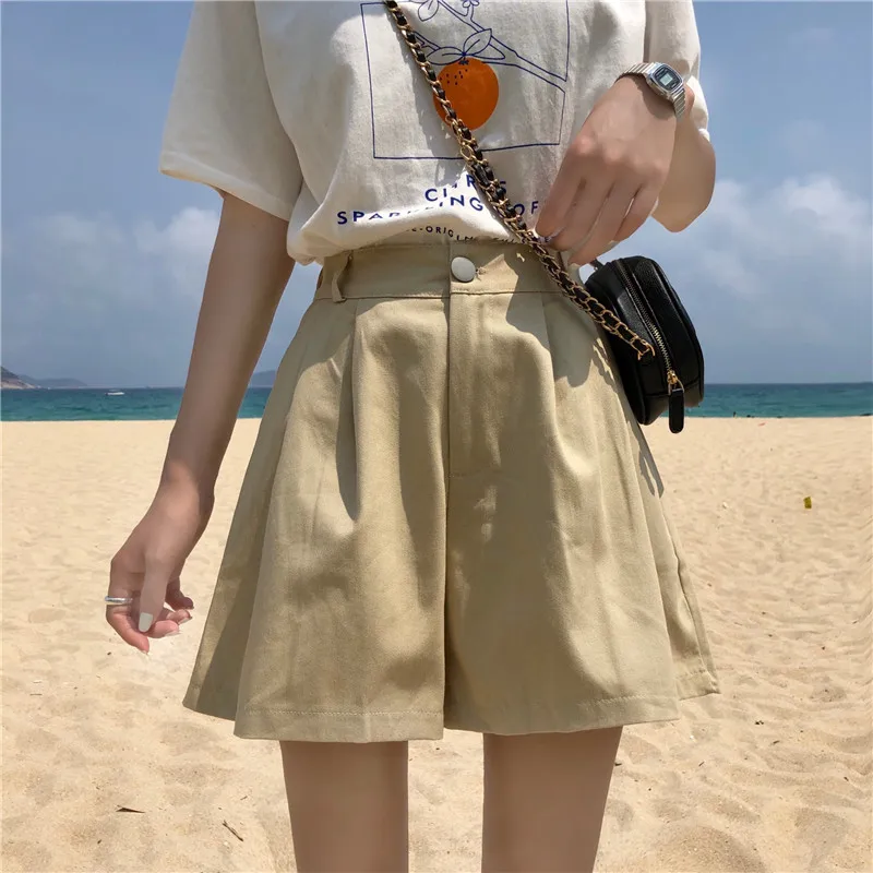 Пляжный стиль женские плиссированные шорты с высокой талией сексуальные короткие harajuku повседневные широкие ноги уличные черные белые