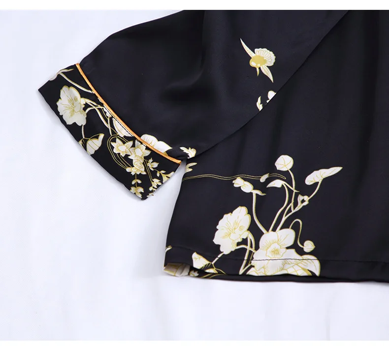 14793429795_2132428991