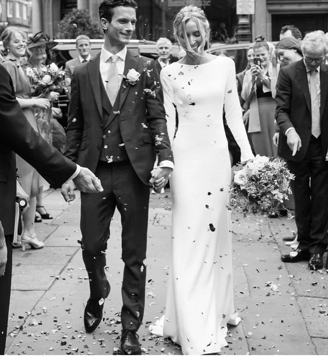 

Vintage Long O-Neck Crepe Wedding Dresses with Sleeve Mermaid Open Back Ivory Robes De Mariée Bridal Gown For Women