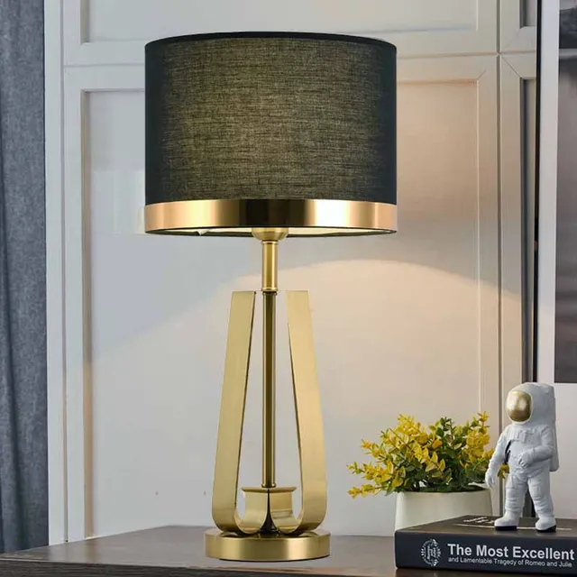 Postmodern Modern Decoration Model Room Desk Lamp 1