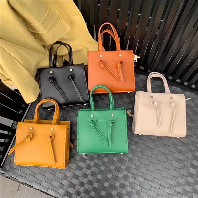 

2019 Autumn and Winter New Niche Design Knotted Vertical Section Small Square Bag High Quality Shoulder Messenger Bags