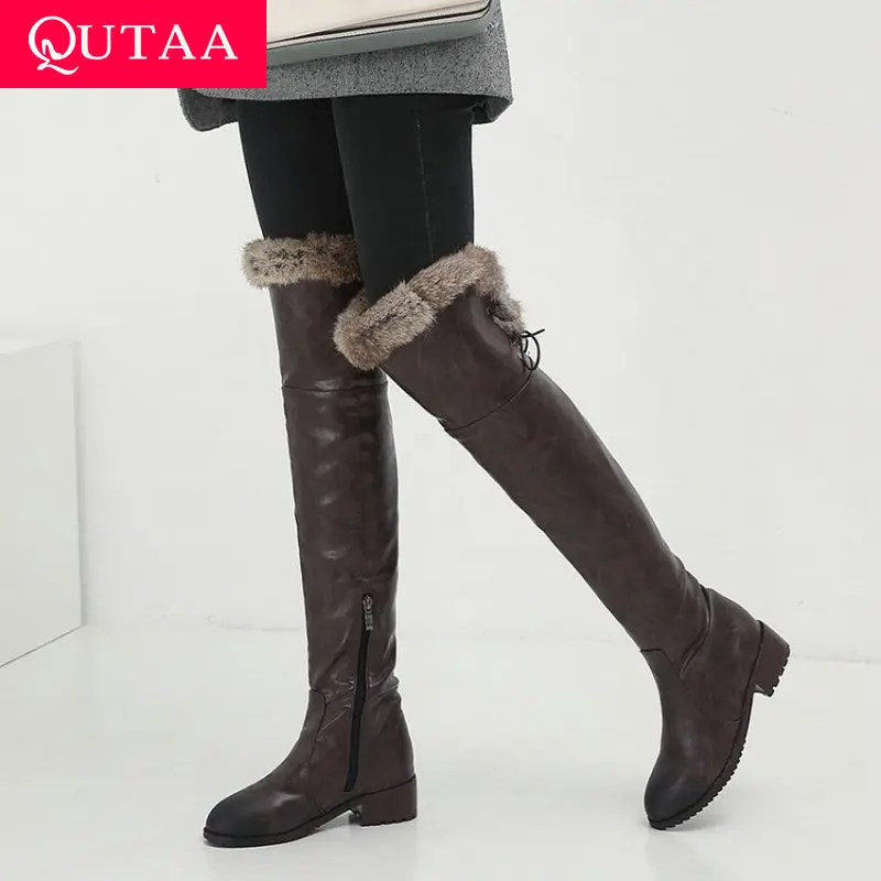 QUTAA/ г. Женская обувь из PU искусственной кожи с круглым носком на шнуровке и на молнии модные зимние сапоги выше колена на среднем каблуке с теплым мехом размеры 34-43