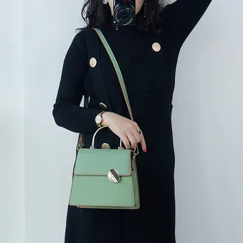 

Niche Design 2020 New Style Messenger Bag Summer Female Small Bag Macaroon color Metal Portable Pu Bag