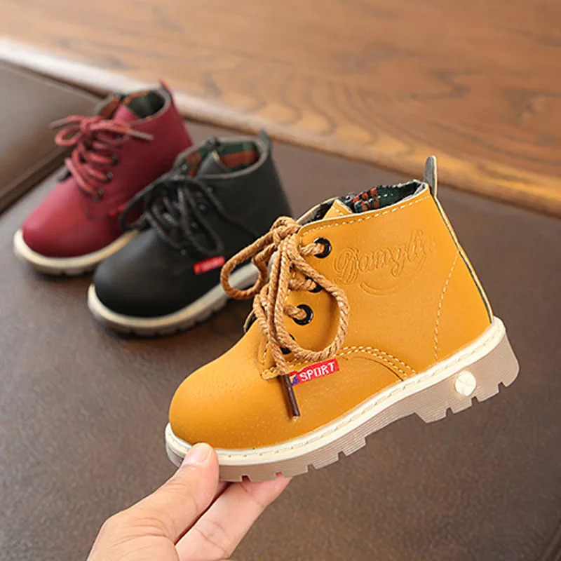 Детские ботинки на плоской подошве Новинка 2018 года Ботинки для девочек молнии