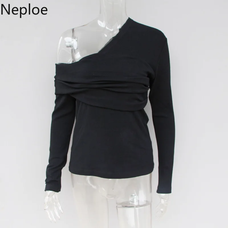 Neploe/осень-весна, новинка, черно-белая Нижняя футболка, модная Асимметричная футболка с диагональным воротником и открытыми плечами, длинный рукав, Топ 48224