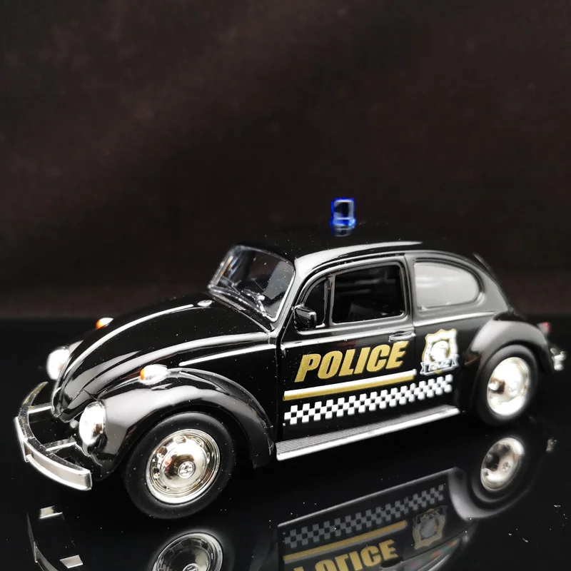 1/36 масштаб VW Beetle полицейский автомобиль литый под давлением из сплава сборная