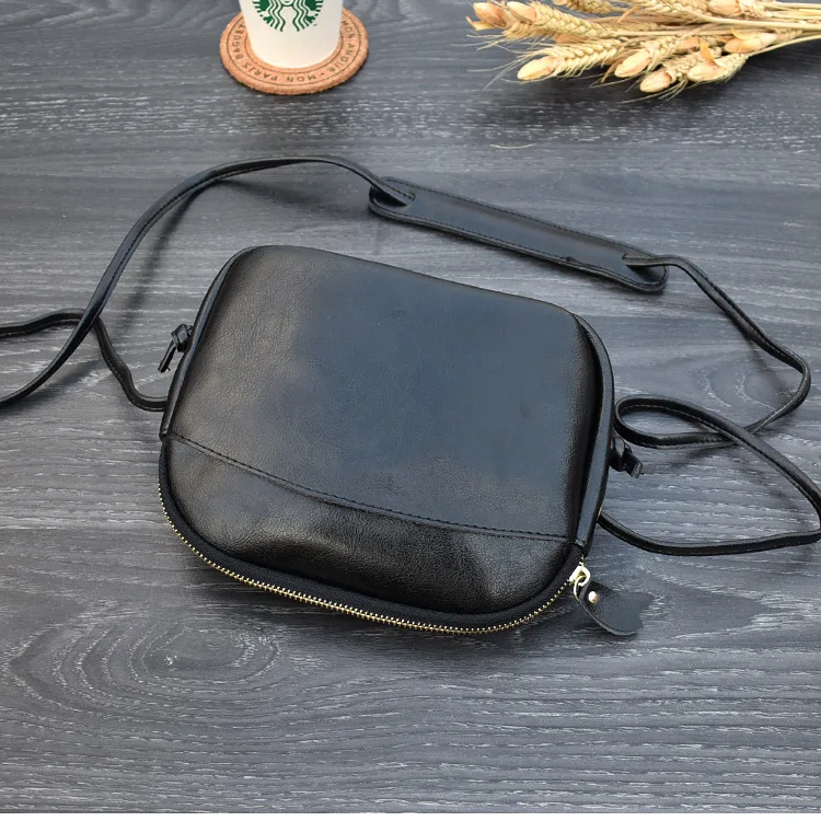 Women's New Wild Messenger Bag New Fashion PU Ladies Solid Color Retro Shell Bag